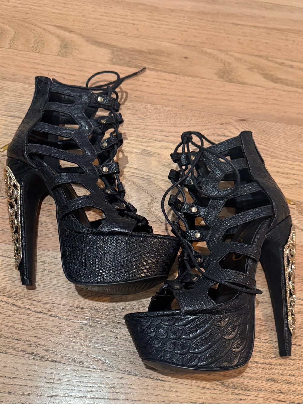 Privileged Black Textured Lace-Up Platform Heels with Gold Accents - size 6